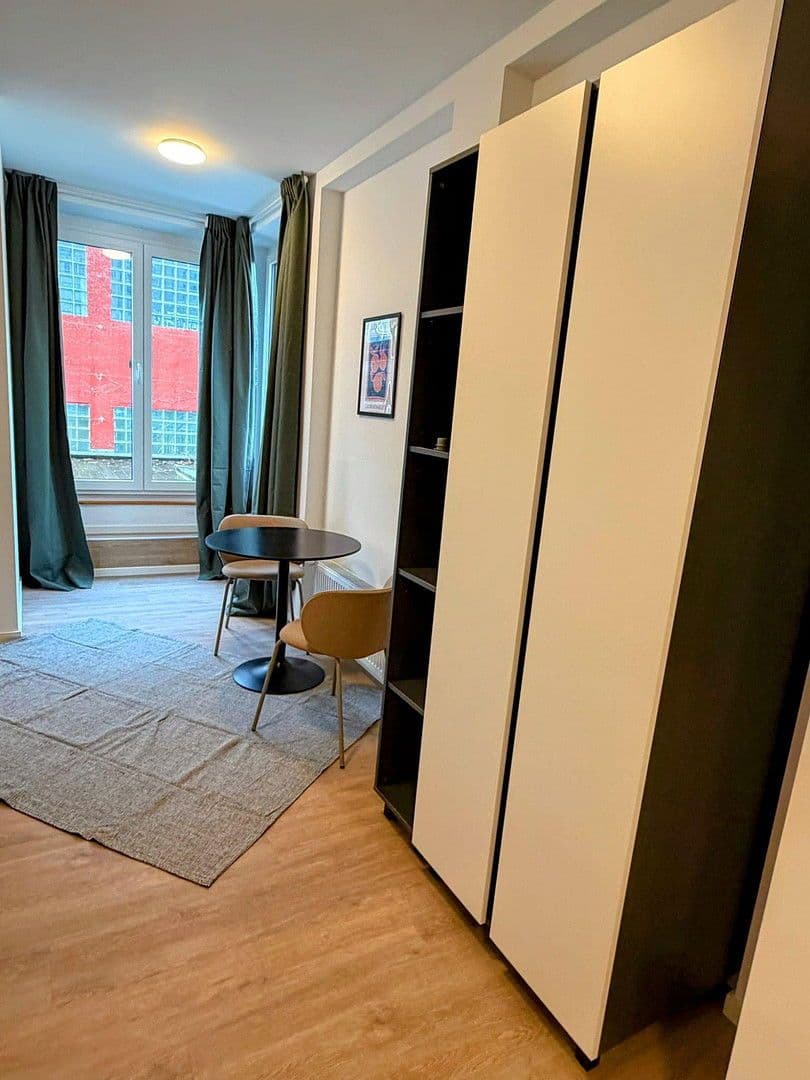Pronájem bytu 1+1 30 m², Rotebühlstrasse 108, Stuttgart West, Bádensko-Württembersko Pronájem bytu 1+1 30 m², Rotebühlstrasse 108, Stuttgart West, Bádensko-Württembersko