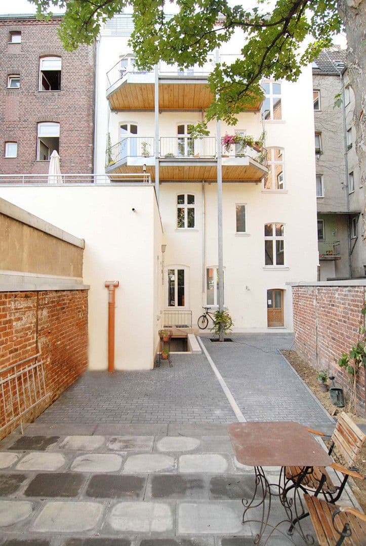 Prodej kanceláře 110 m², Düsseldorf, Severní Porýní-Vestfálsko Prodej kanceláře 110 m², Düsseldorf, Severní Porýní-Vestfálsko