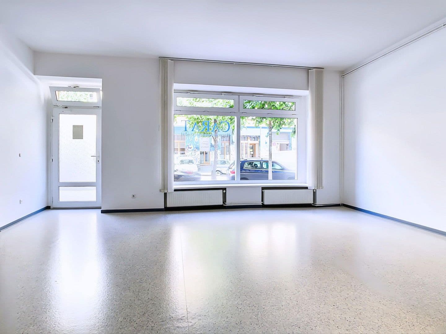 Prodej nebytového prostoru 71 m², Berlin, Berlín Prodej nebytového prostoru 71 m², Berlin, Berlín