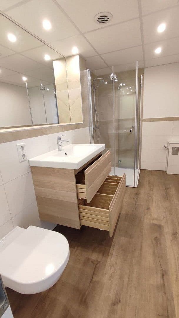 Pronájem bytu 2+kk 65 m², Georg-Karg-Anlagen 1, Lenzkirch, Bádensko-Württembersko Pronájem bytu 2+kk 65 m², Georg-Karg-Anlagen 1, Lenzkirch, Bádensko-Württembersko