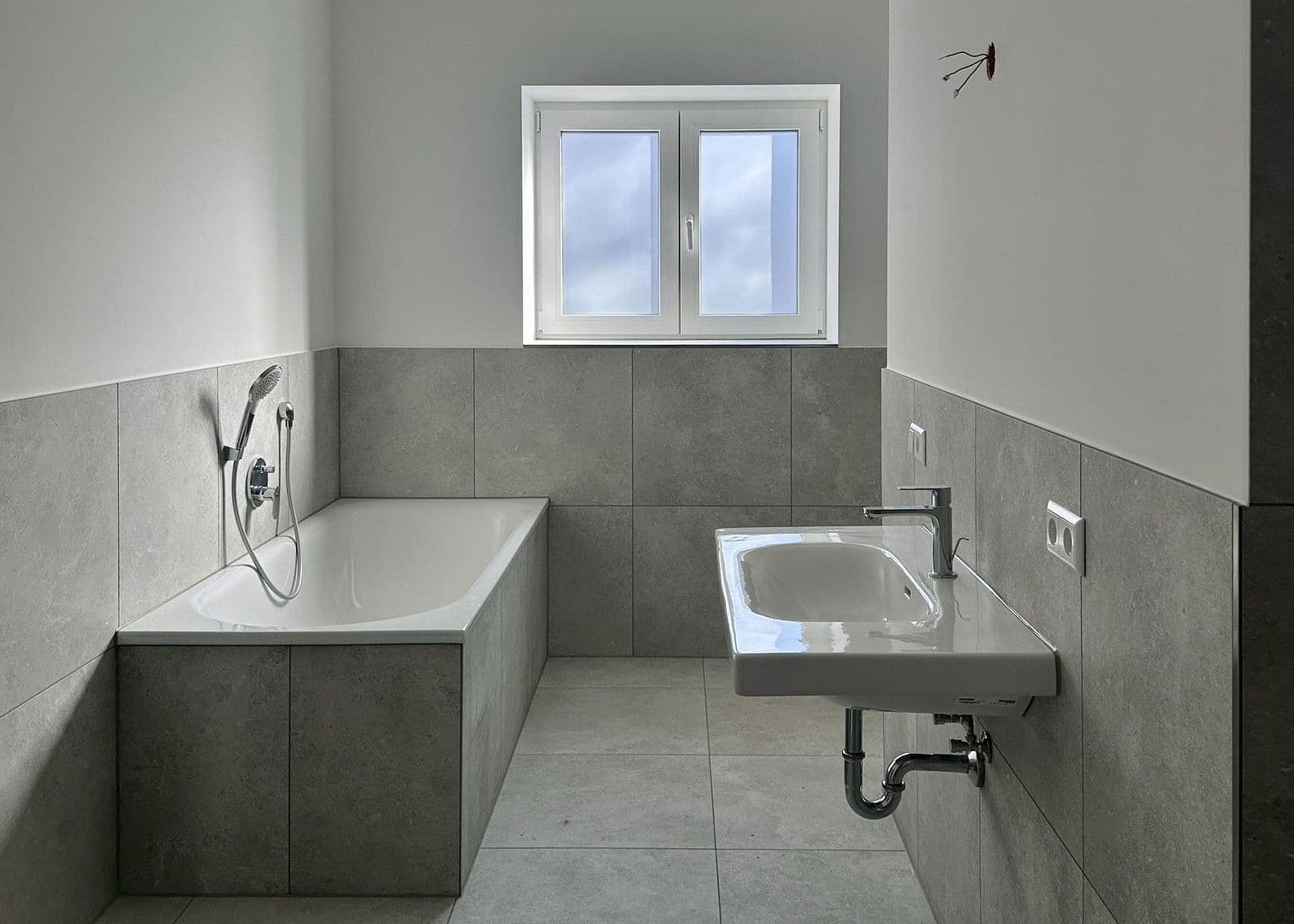 Pronájem bytu 3+1 79 m², Mauerbergstrasse 83, Neuweier, Bádensko-Württembersko Pronájem bytu 3+1 79 m², Mauerbergstrasse 83, Neuweier, Bádensko-Württembersko