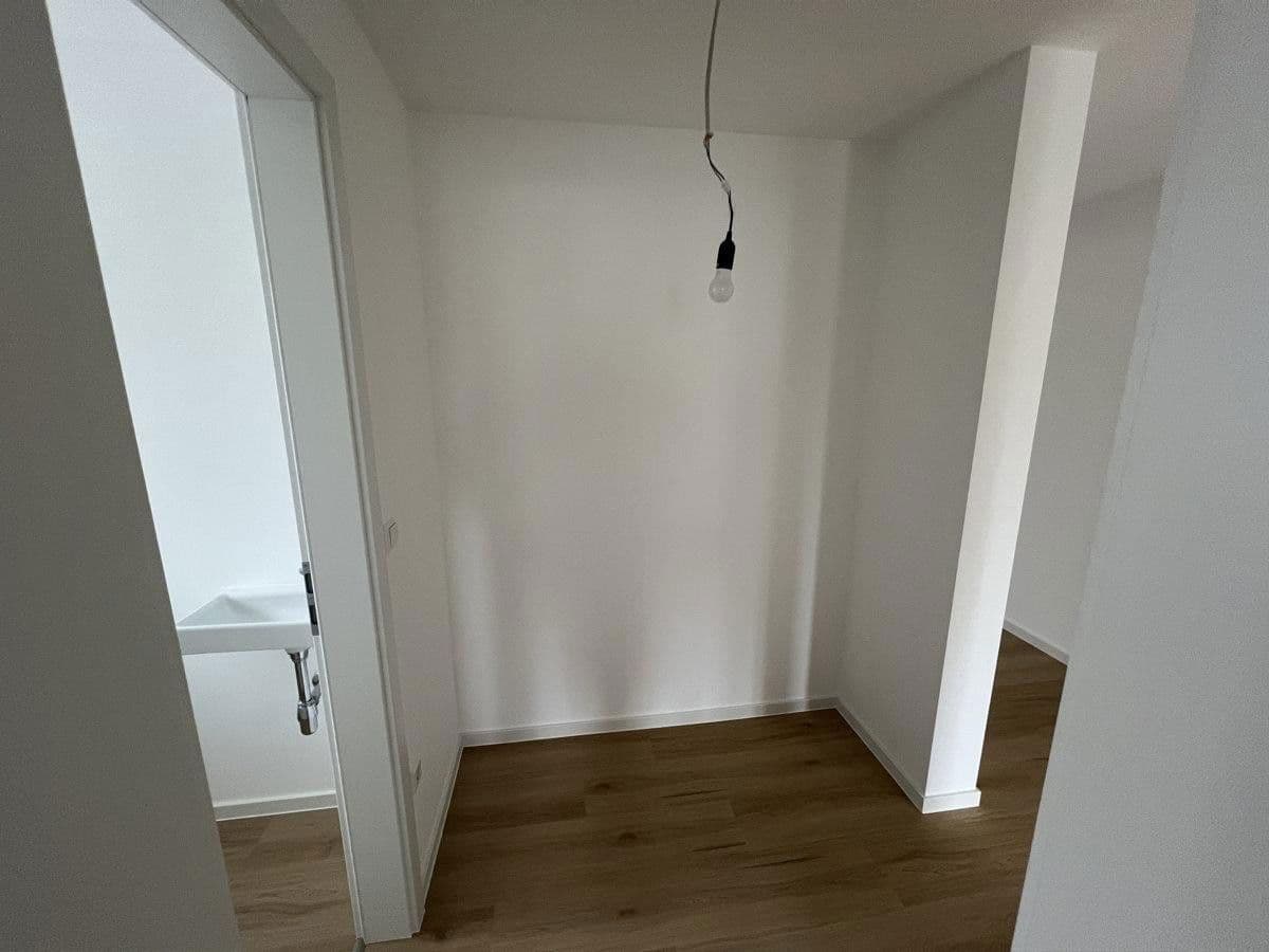 Pronájem bytu 3+1 79 m², Mauerbergstrasse 83, Neuweier, Bádensko-Württembersko Pronájem bytu 3+1 79 m², Mauerbergstrasse 83, Neuweier, Bádensko-Württembersko