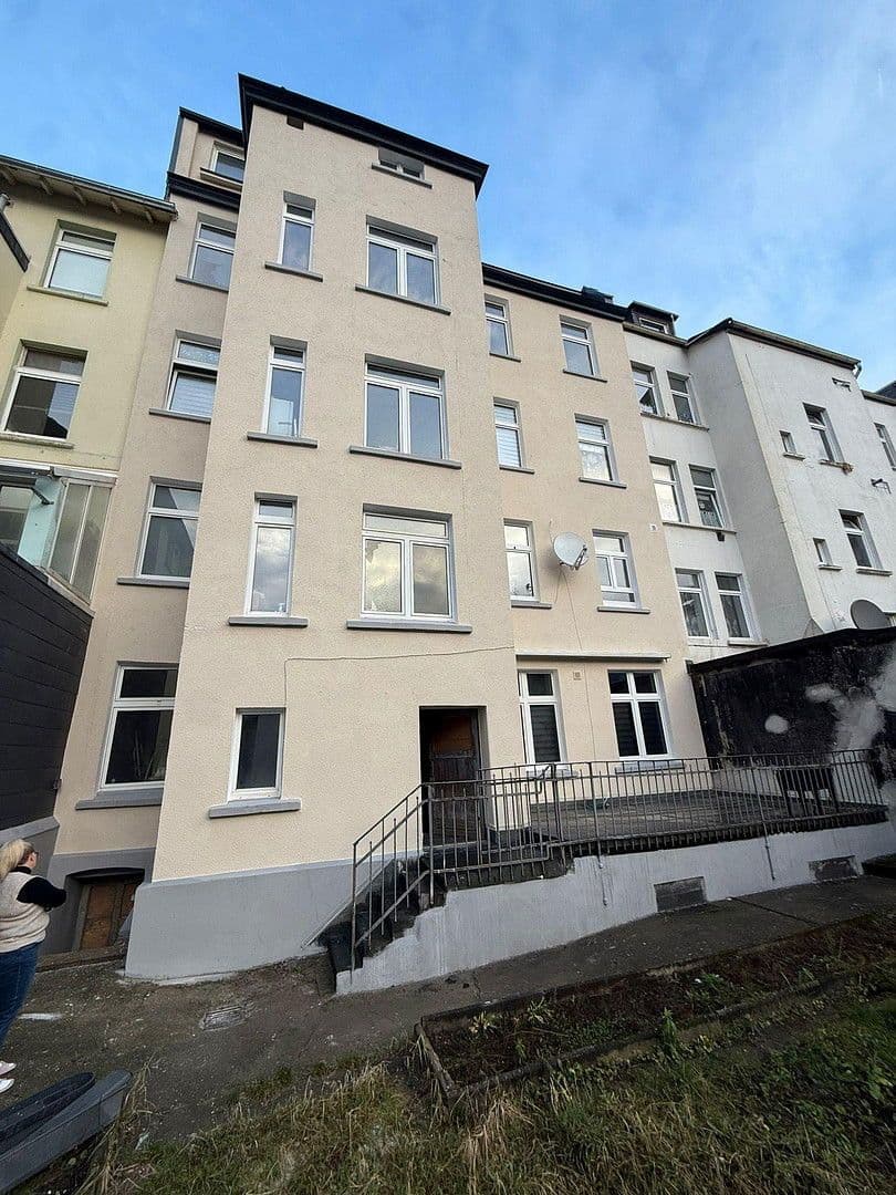 Pronájem bytu 4+1 105 m², Langerfelderstr 108, Wuppertal, Severní Porýní-Vestfálsko Pronájem bytu 4+1 105 m², Langerfelderstr 108, Wuppertal, Severní Porýní-Vestfálsko