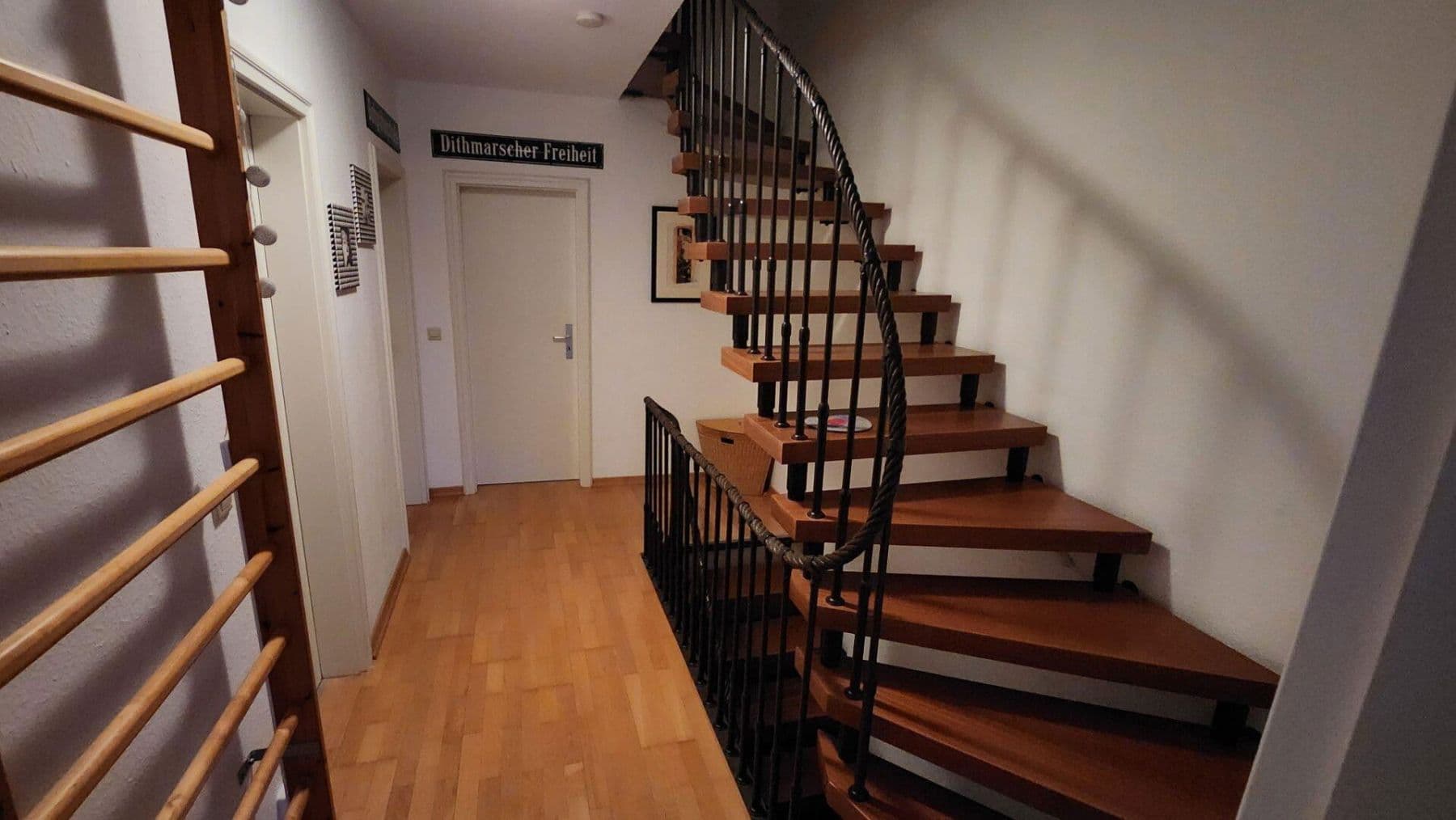 Prodej domu 130 m², pozemek 171 m², Seelze, Dolní Sasko Prodej domu 130 m², pozemek 171 m², Seelze, Dolní Sasko