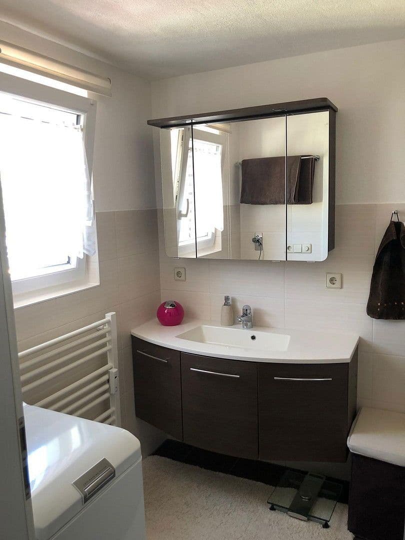 Pronájem bytu 2+1 56 m², Talstraße 28, Stuttgart, Bádensko-Württembersko Pronájem bytu 2+1 56 m², Talstraße 28, Stuttgart, Bádensko-Württembersko