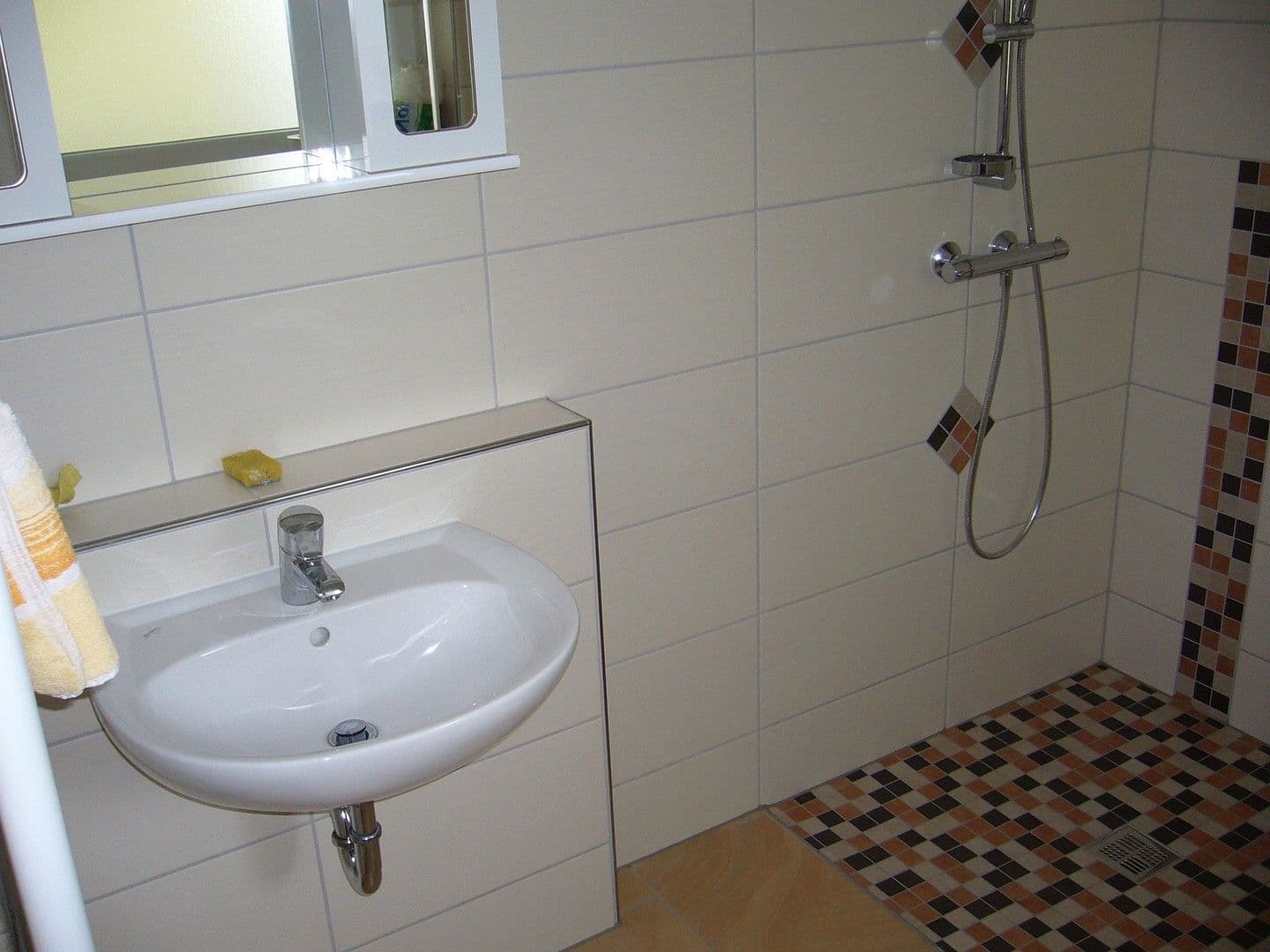 Pronájem bytu 3+1 80 m², Grüner Weg 1, Alheim, Hessen Pronájem bytu 3+1 80 m², Grüner Weg 1, Alheim, Hessen