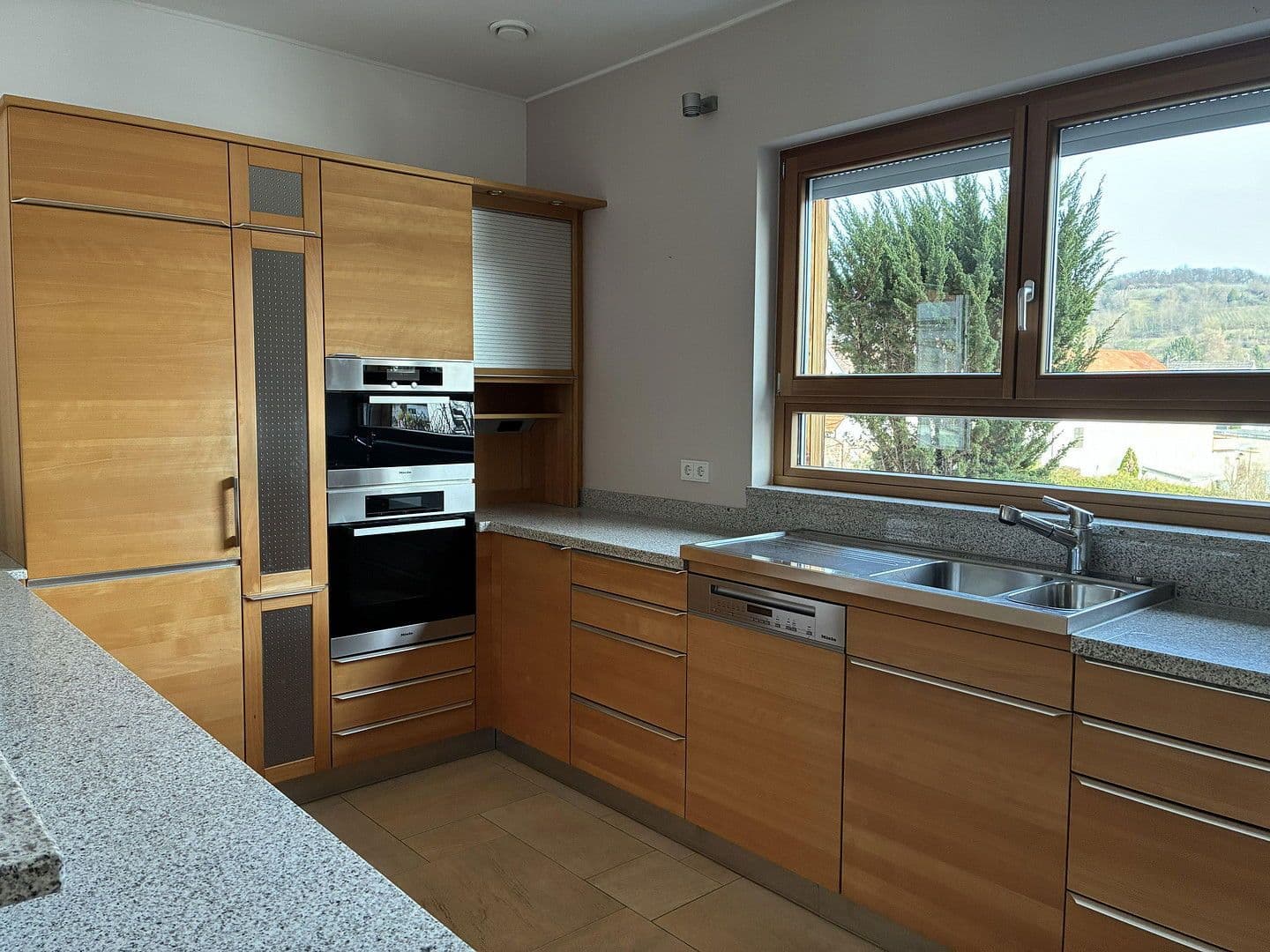 Pronájem bytu 220 m², Groß-Umstadt, Hessen Pronájem bytu 220 m², Groß-Umstadt, Hessen