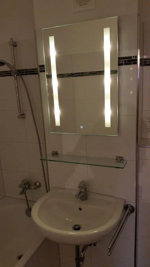 Pronájem bytu 3+1 63 m², Salbauerstrasse 5, München, Bavorsko Pronájem bytu 3+1 63 m², Salbauerstrasse 5, München, Bavorsko