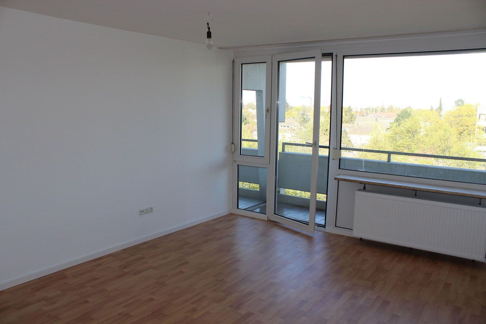 Pronájem bytu 3+1 63 m², Salbauerstrasse 5, München, Bavorsko Pronájem bytu 3+1 63 m², Salbauerstrasse 5, München, Bavorsko