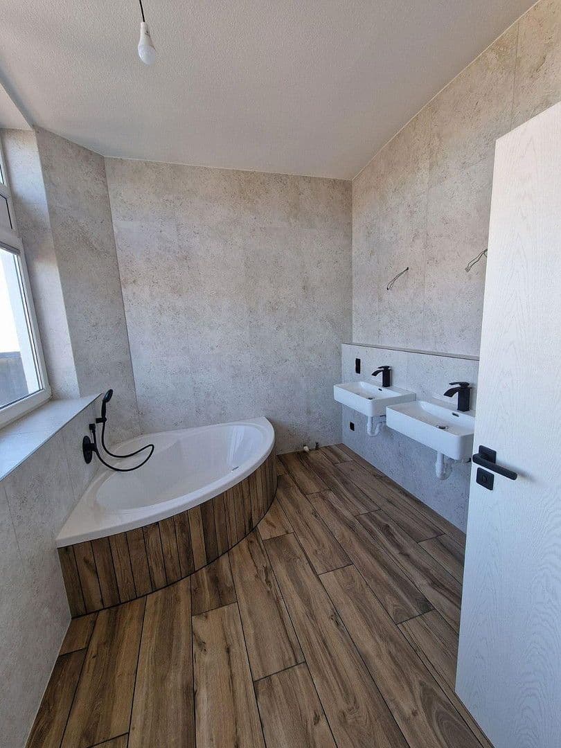 Prodej bytu 4+kk 162 m², Filderstadt, Bádensko-Württembersko Prodej bytu 4+kk 162 m², Filderstadt, Bádensko-Württembersko