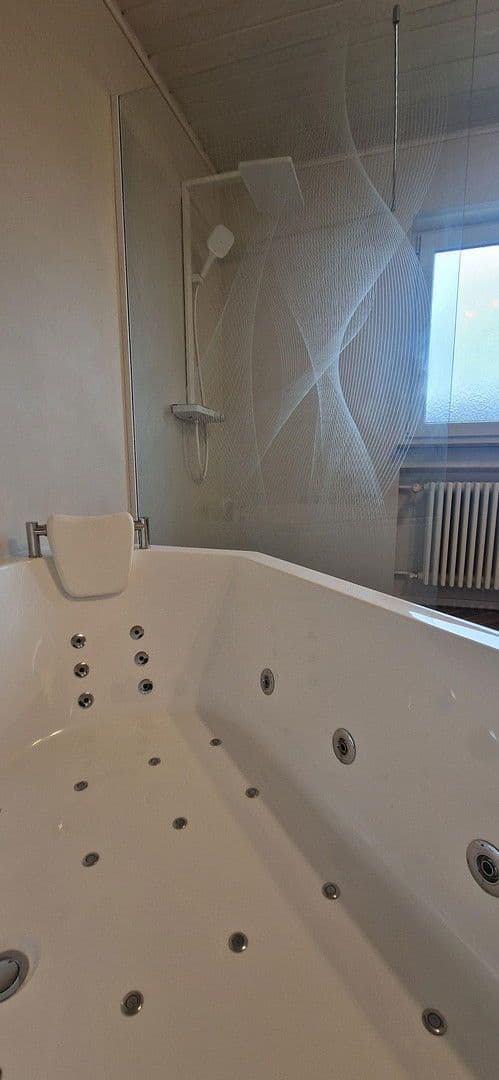 Pronájem bytu 3+kk 112 m², Rielasingen-Worblingen, Bádensko-Württembersko Pronájem bytu 3+kk 112 m², Rielasingen-Worblingen, Bádensko-Württembersko