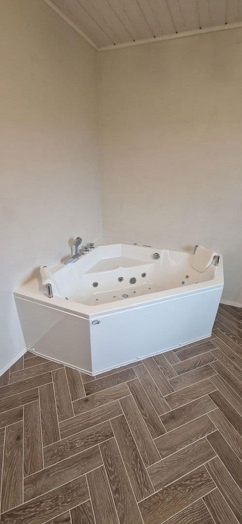 Pronájem bytu 3+kk 112 m², Rielasingen-Worblingen, Bádensko-Württembersko Pronájem bytu 3+kk 112 m², Rielasingen-Worblingen, Bádensko-Württembersko