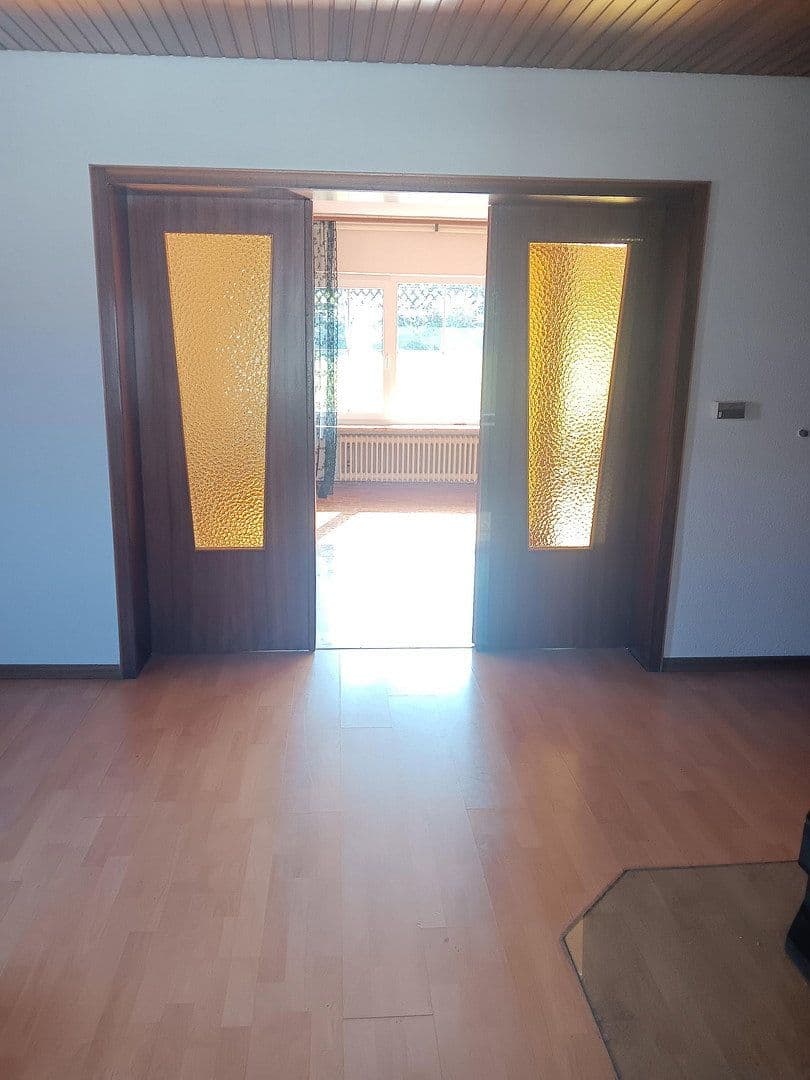 Prodej domu 180 m², pozemek 600 m², Am Pfaffenbusch 4, Ottrau, Hessen Prodej domu 180 m², pozemek 600 m², Am Pfaffenbusch 4, Ottrau, Hessen