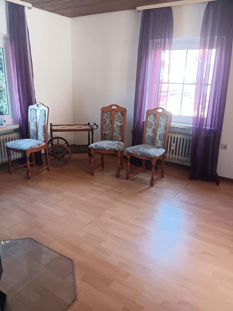 Prodej domu 180 m², pozemek 600 m², Am Pfaffenbusch 4, Ottrau, Hessen Prodej domu 180 m², pozemek 600 m², Am Pfaffenbusch 4, Ottrau, Hessen