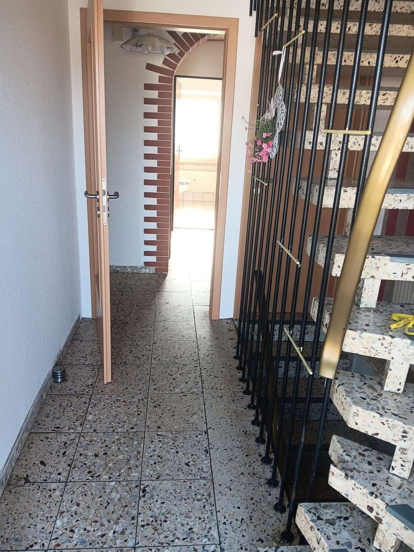 Prodej domu 180 m², pozemek 600 m², Am Pfaffenbusch 4, Ottrau, Hessen Prodej domu 180 m², pozemek 600 m², Am Pfaffenbusch 4, Ottrau, Hessen