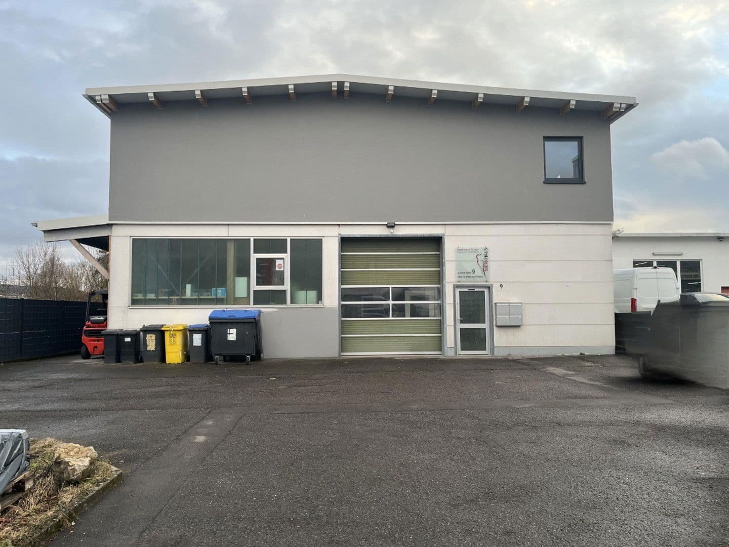 Pronájem nebytového prostoru 130 m², Auf der Höhe 9, Kernen im Remstal, Bádensko-Württembersko Pronájem nebytového prostoru 130 m², Auf der Höhe 9, Kernen im Remstal, Bádensko-Württembersko