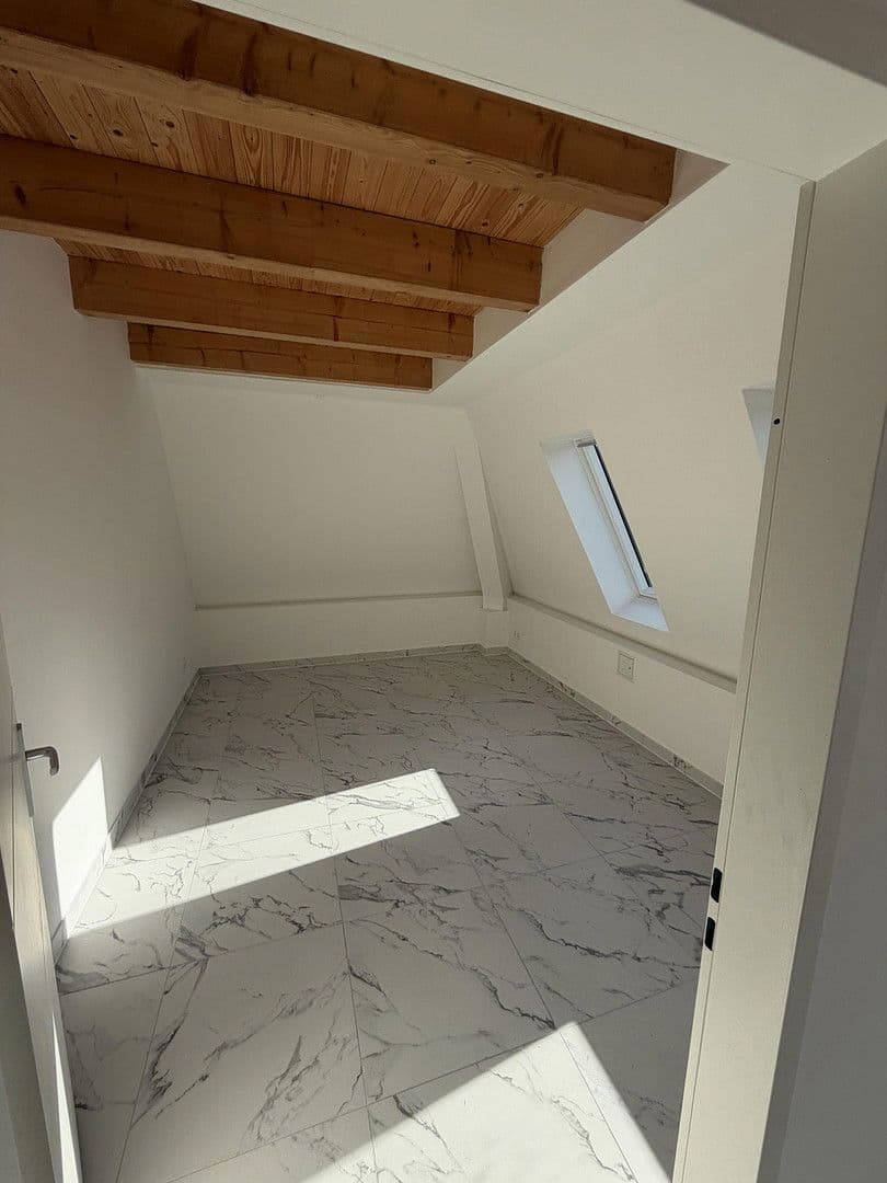 Pronájem bytu 4+1 111 m², Küfersteig 2, Berlin, Berlín Pronájem bytu 4+1 111 m², Küfersteig 2, Berlin, Berlín