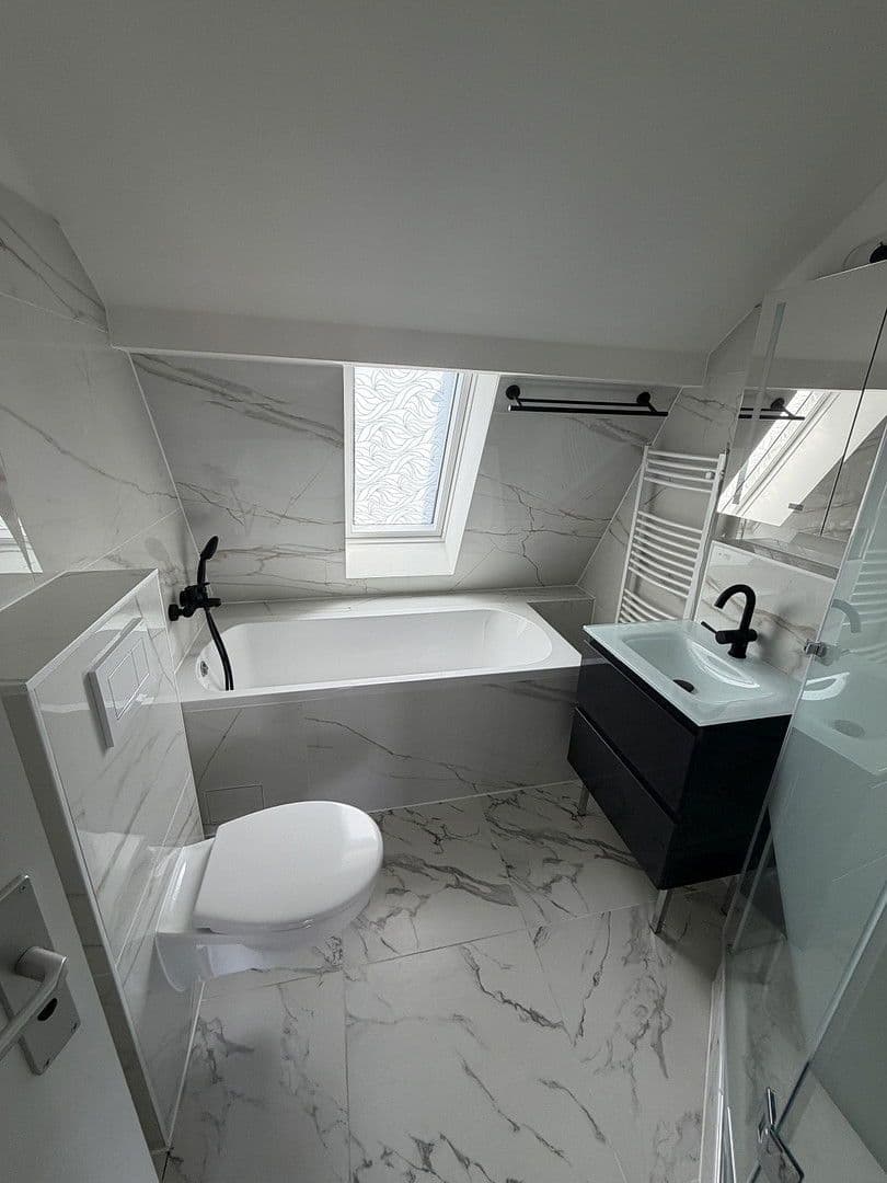 Pronájem bytu 4+1 111 m², Küfersteig 2, Berlin, Berlín Pronájem bytu 4+1 111 m², Küfersteig 2, Berlin, Berlín