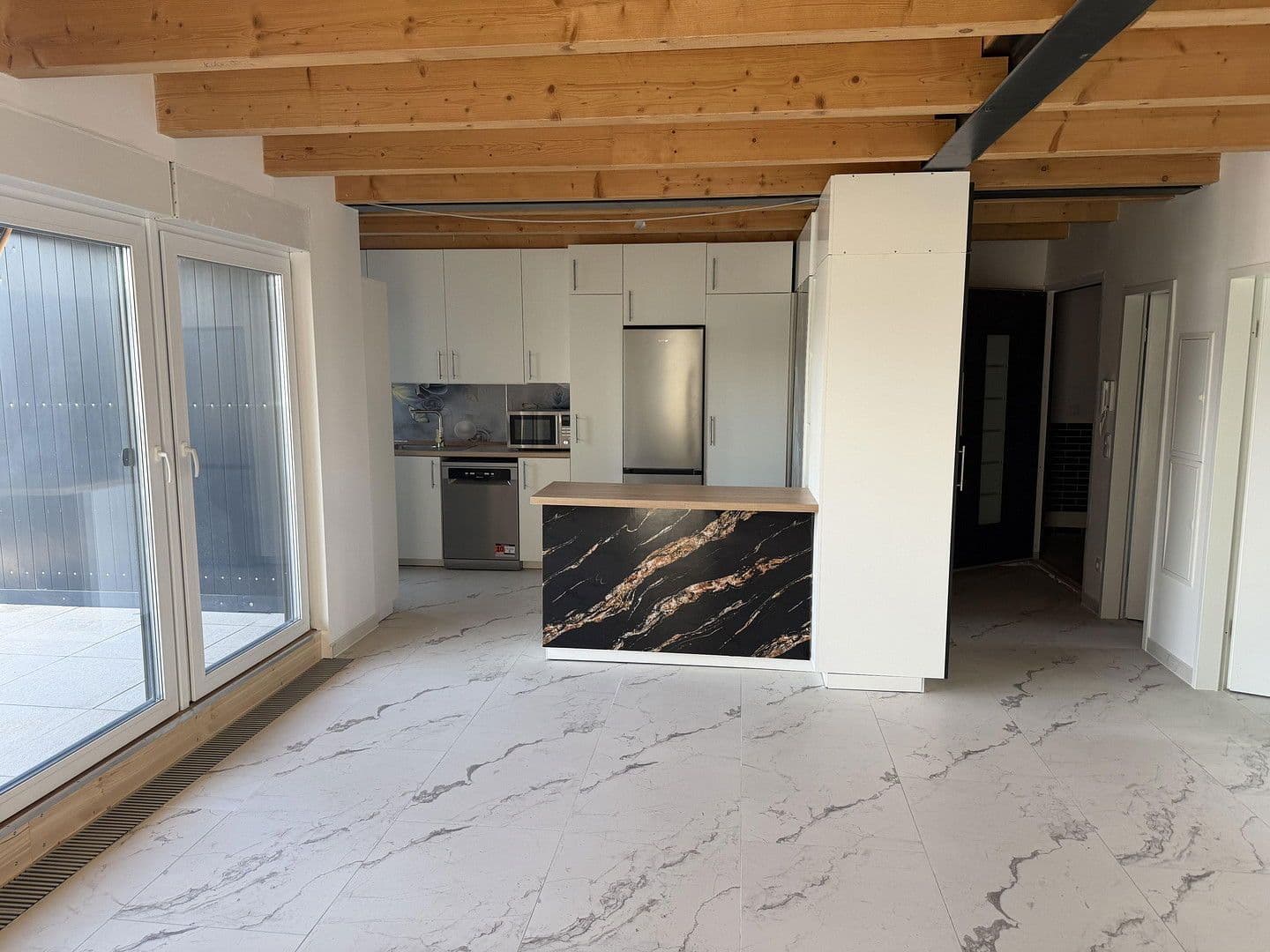 Pronájem bytu 4+1 111 m², Küfersteig 2, Berlin, Berlín Pronájem bytu 4+1 111 m², Küfersteig 2, Berlin, Berlín