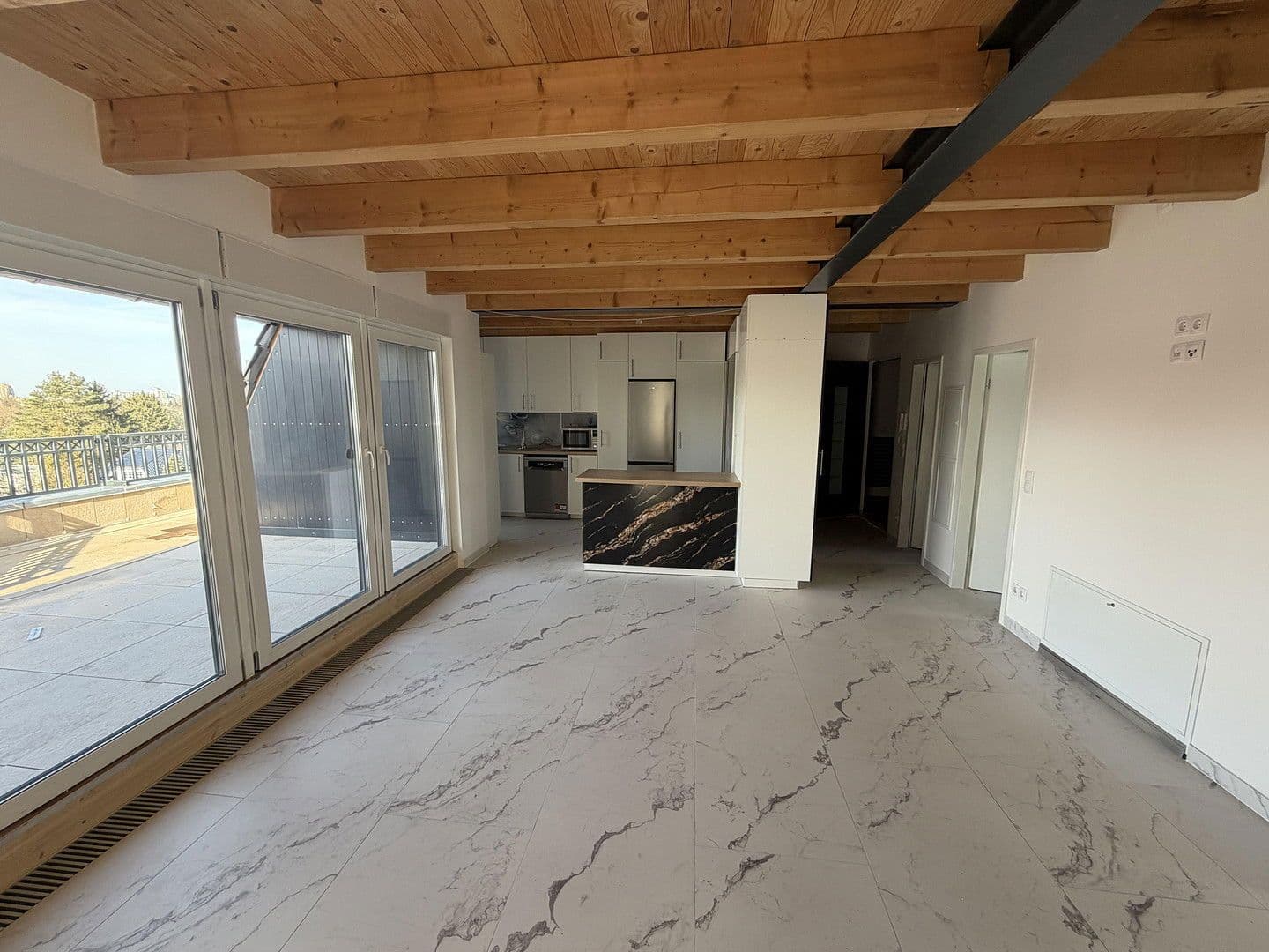 Pronájem bytu 4+1 111 m², Küfersteig 2, Berlin, Berlín Pronájem bytu 4+1 111 m², Küfersteig 2, Berlin, Berlín