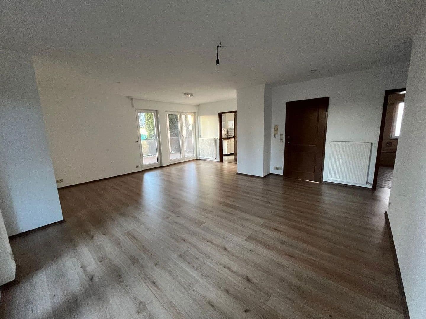 Prodej domu 230 m², pozemek 454 m², Odenwaldstr. 13, Obertshausen, Hessen Prodej domu 230 m², pozemek 454 m², Odenwaldstr. 13, Obertshausen, Hessen