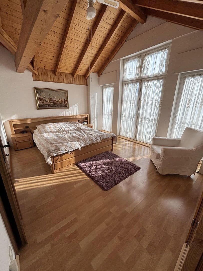 Prodej domu 230 m², pozemek 454 m², Odenwaldstr. 13, Obertshausen, Hessen Prodej domu 230 m², pozemek 454 m², Odenwaldstr. 13, Obertshausen, Hessen