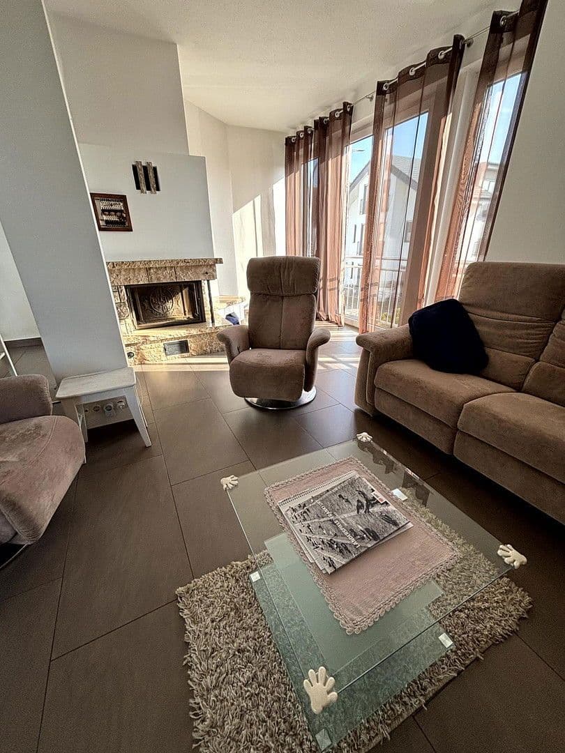 Prodej domu 230 m², pozemek 454 m², Odenwaldstr. 13, Obertshausen, Hessen Prodej domu 230 m², pozemek 454 m², Odenwaldstr. 13, Obertshausen, Hessen