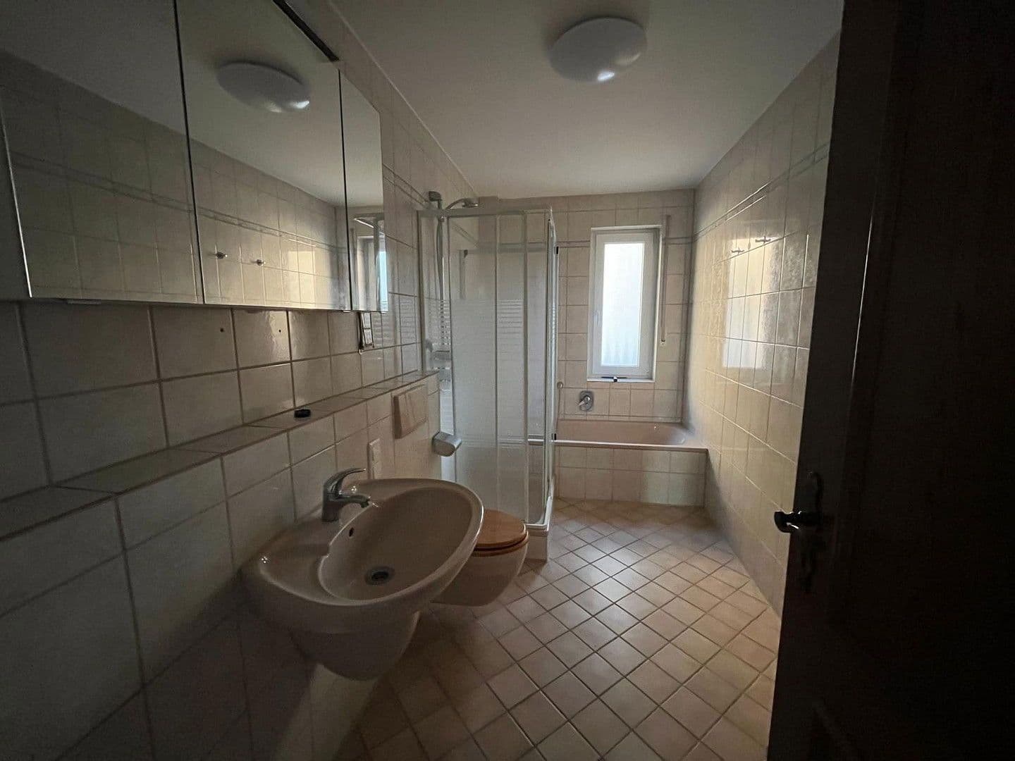 Prodej domu 230 m², pozemek 454 m², Odenwaldstr. 13, Obertshausen, Hessen Prodej domu 230 m², pozemek 454 m², Odenwaldstr. 13, Obertshausen, Hessen