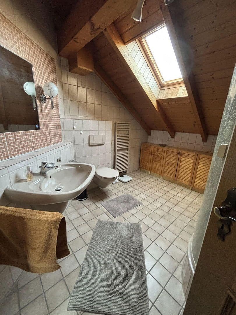 Prodej domu 230 m², pozemek 454 m², Odenwaldstr. 13, Obertshausen, Hessen Prodej domu 230 m², pozemek 454 m², Odenwaldstr. 13, Obertshausen, Hessen