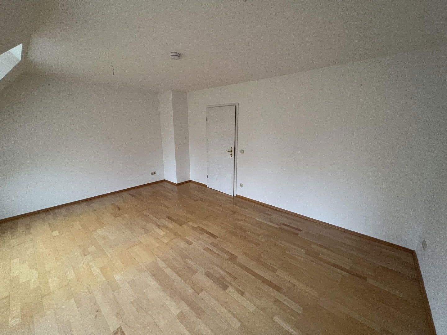 Prodej domu 175 m², pozemek 386 m², Landshut, Bavorsko Prodej domu 175 m², pozemek 386 m², Landshut, Bavorsko