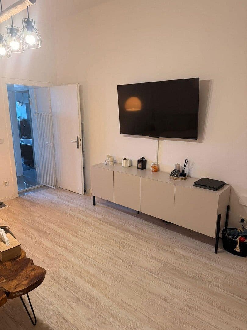 Pronájem bytu 2+1 60 m², Roßststraße 87, Düsseldorf, Severní Porýní-Vestfálsko Pronájem bytu 2+1 60 m², Roßststraße 87, Düsseldorf, Severní Porýní-Vestfálsko