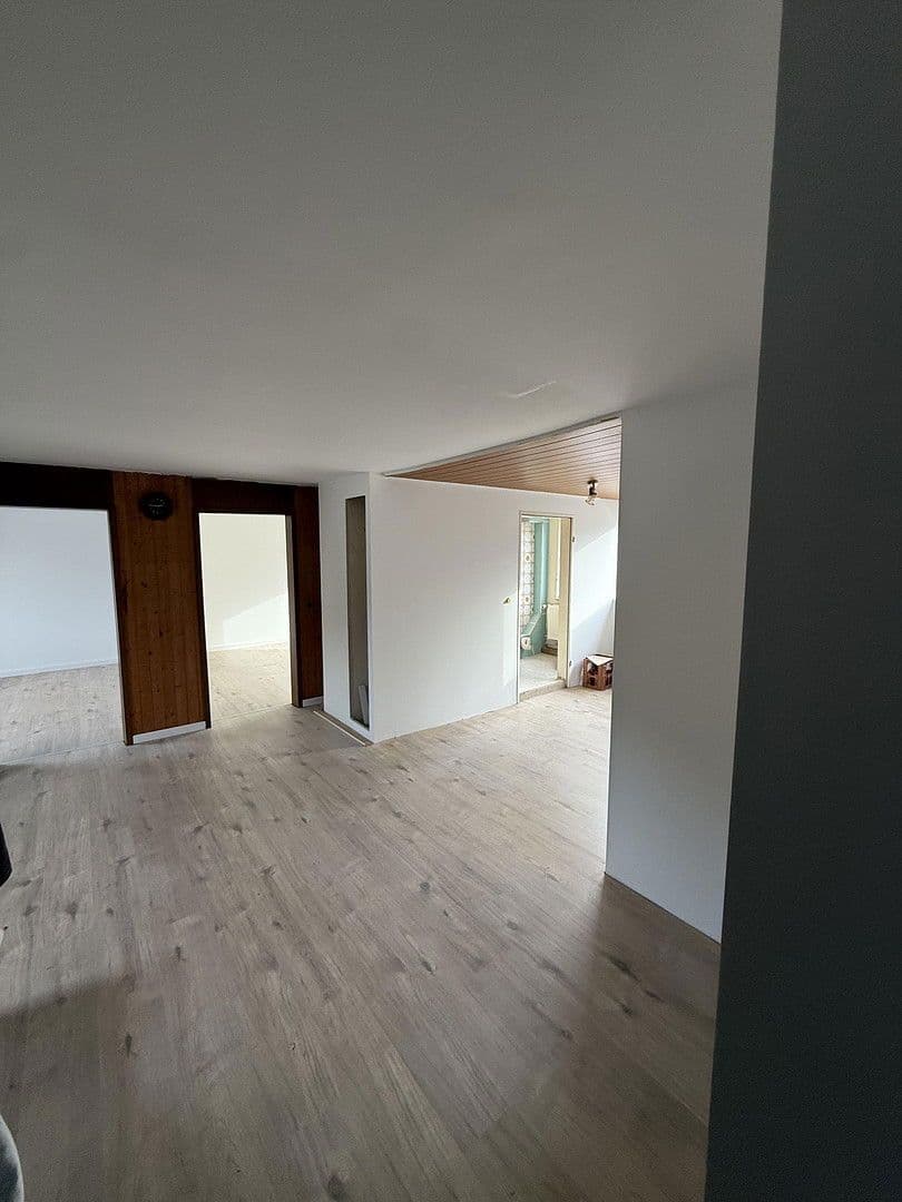 Pronájem bytu 3+1 80 m², Hellenthal, Severní Porýní-Vestfálsko Pronájem bytu 3+1 80 m², Hellenthal, Severní Porýní-Vestfálsko