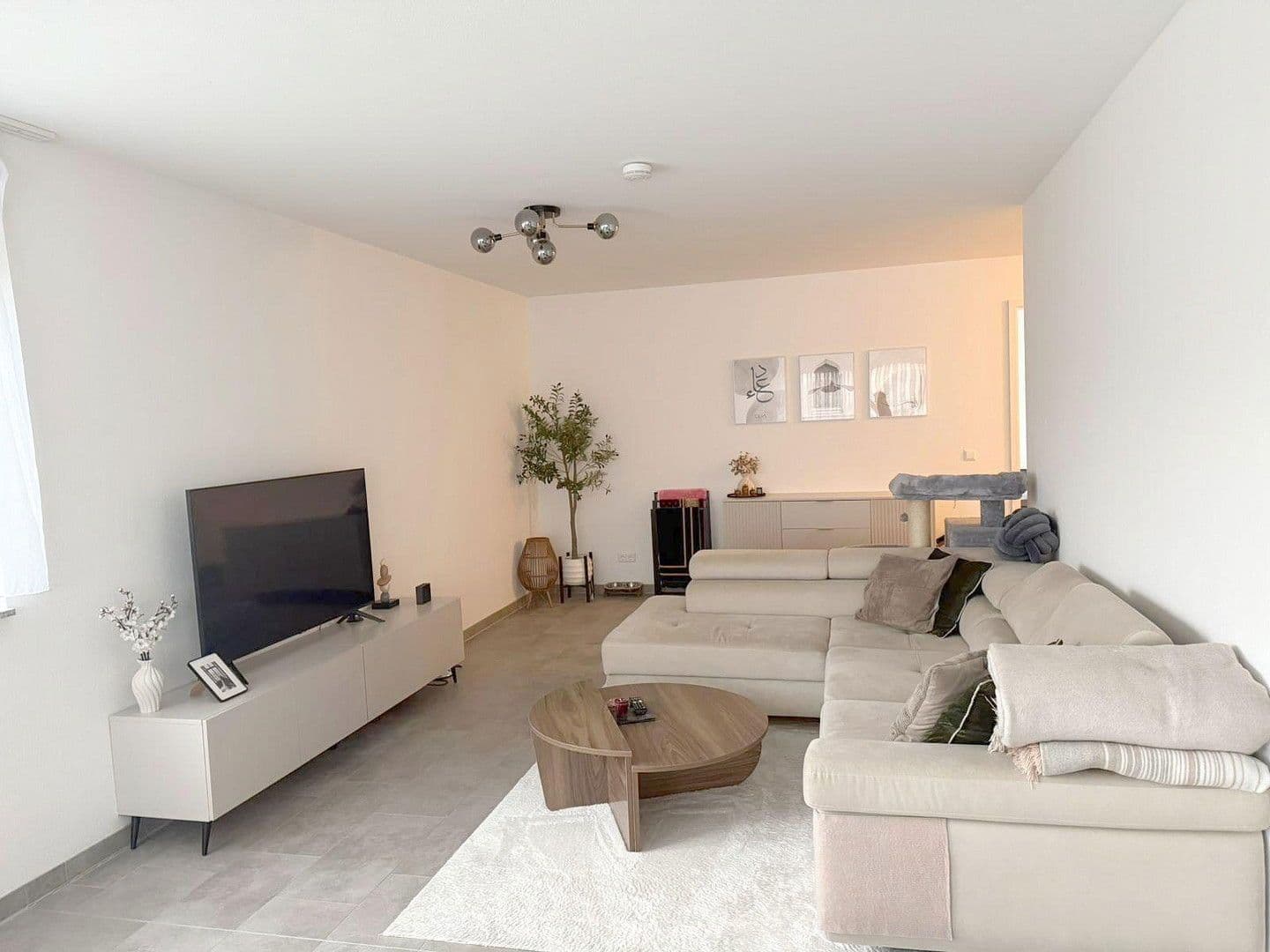 Pronájem bytu 2+1 85 m², Bruchsal, Bádensko-Württembersko Pronájem bytu 2+1 85 m², Bruchsal, Bádensko-Württembersko