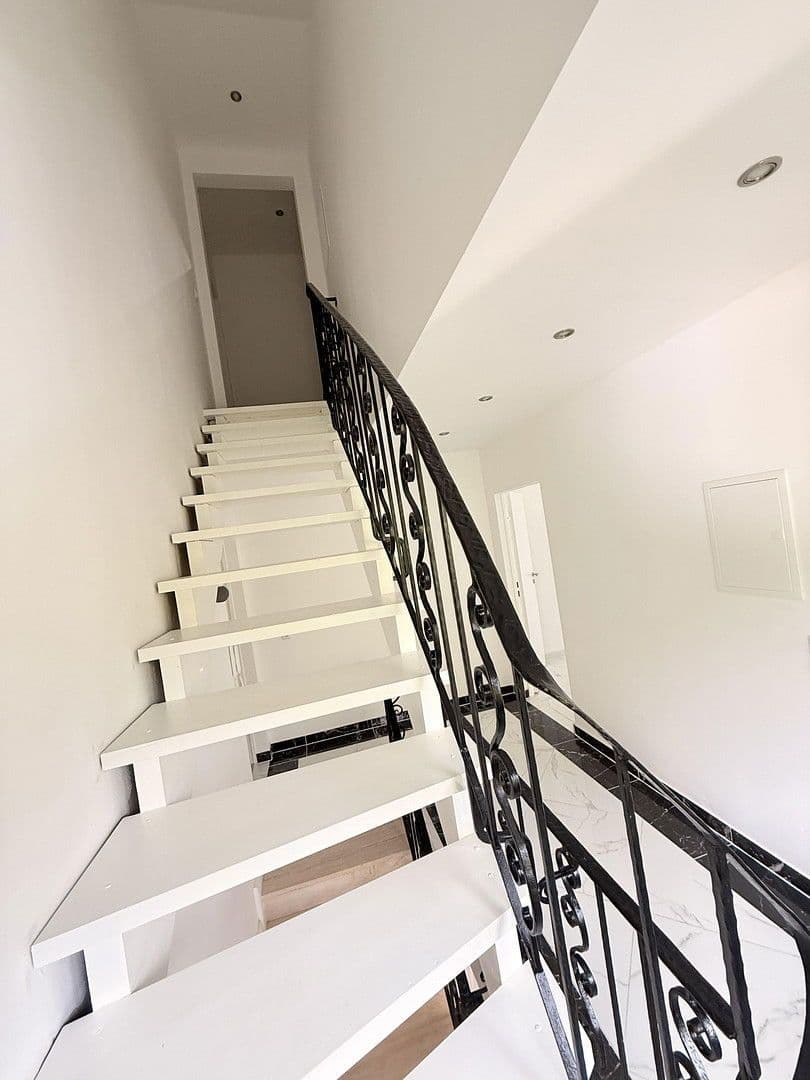 Prodej domu 240 m², pozemek 840 m², Oelmühler Straße 15, Hagen, Severní Porýní-Vestfálsko Prodej domu 240 m², pozemek 840 m², Oelmühler Straße 15, Hagen, Severní Porýní-Vestfálsko