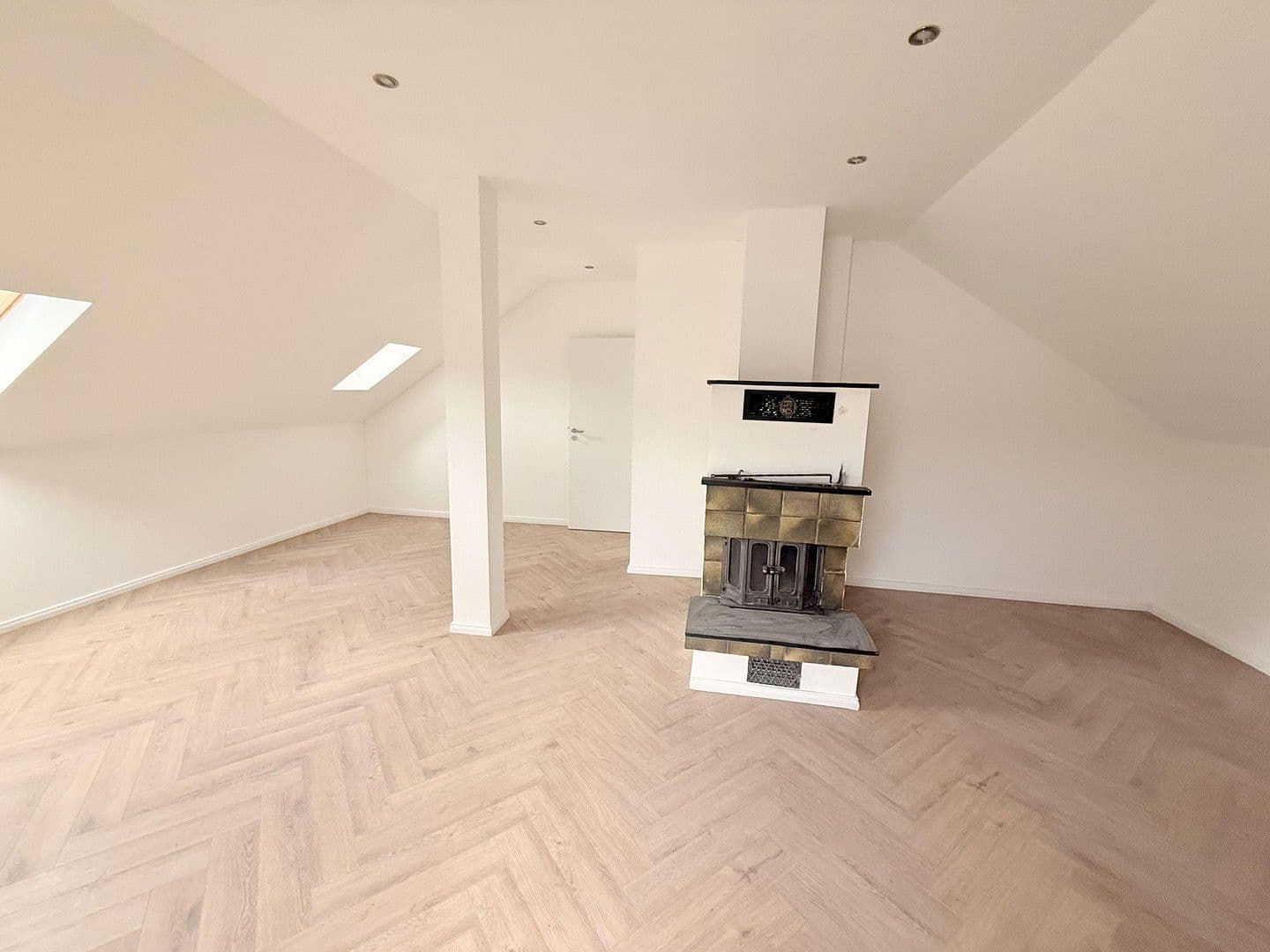 Prodej domu 240 m², pozemek 840 m², Oelmühler Straße 15, Hagen, Severní Porýní-Vestfálsko Prodej domu 240 m², pozemek 840 m², Oelmühler Straße 15, Hagen, Severní Porýní-Vestfálsko