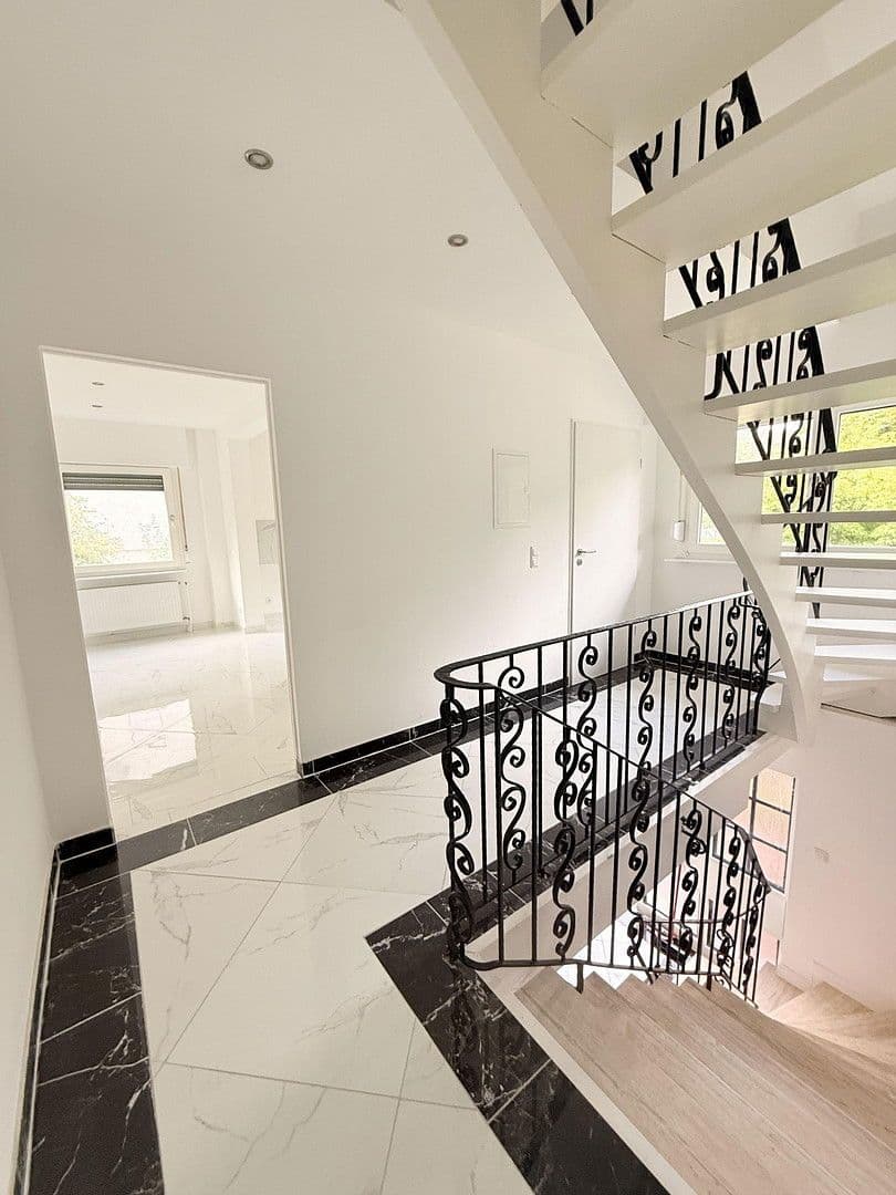 Prodej domu 240 m², pozemek 840 m², Oelmühler Straße 15, Hagen, Severní Porýní-Vestfálsko Prodej domu 240 m², pozemek 840 m², Oelmühler Straße 15, Hagen, Severní Porýní-Vestfálsko