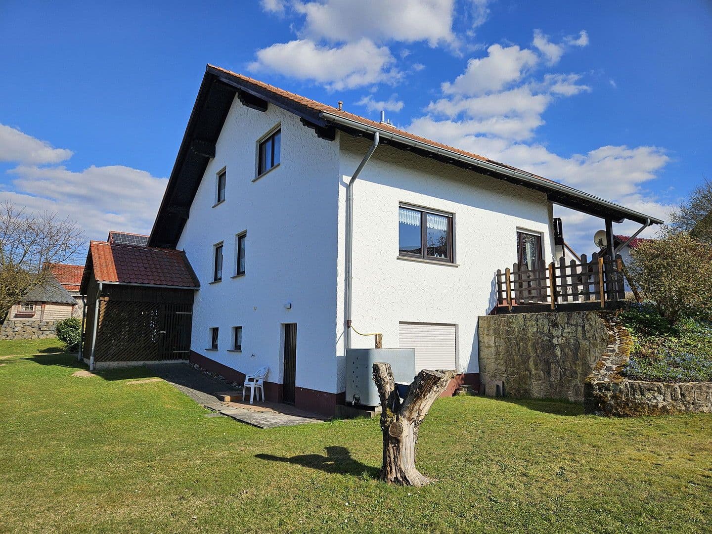 Prodej domu 190 m², pozemek 1.263 m², Frielendorf, Hessen Prodej domu 190 m², pozemek 1.263 m², Frielendorf, Hessen