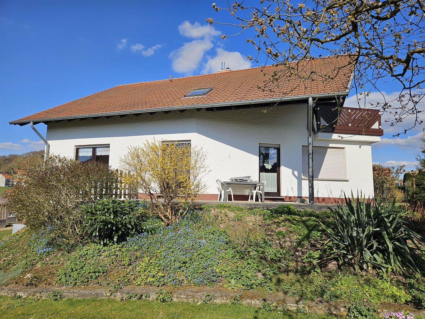 Prodej domu 190 m², pozemek 1.263 m², Frielendorf, Hessen Prodej domu 190 m², pozemek 1.263 m², Frielendorf, Hessen