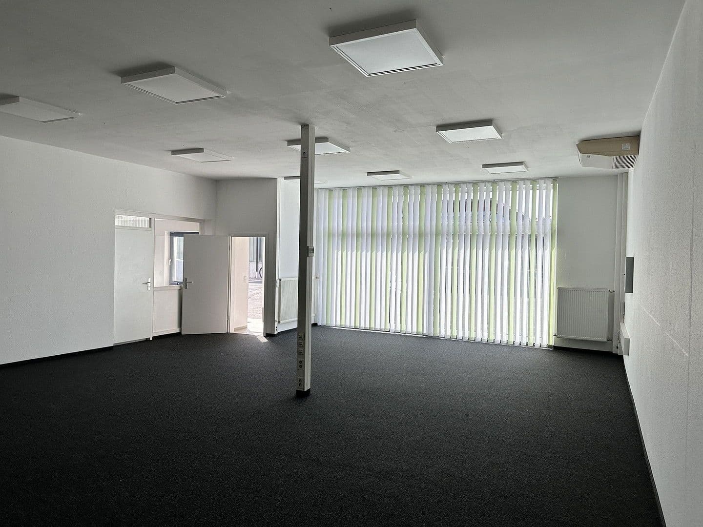 Pronájem nebytového prostoru 588 m², Mühllach 11, Röthenbach an der Pegnitz, Bavorsko Pronájem nebytového prostoru 588 m², Mühllach 11, Röthenbach an der Pegnitz, Bavorsko