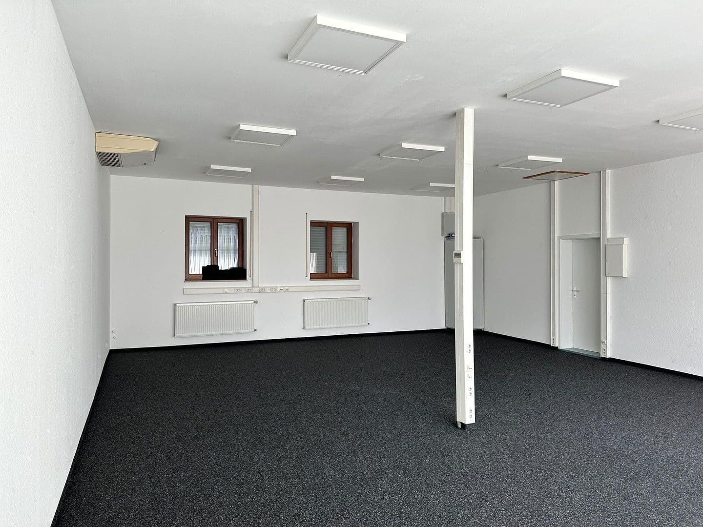 Pronájem nebytového prostoru 588 m², Mühllach 11, Röthenbach an der Pegnitz, Bavorsko Pronájem nebytového prostoru 588 m², Mühllach 11, Röthenbach an der Pegnitz, Bavorsko
