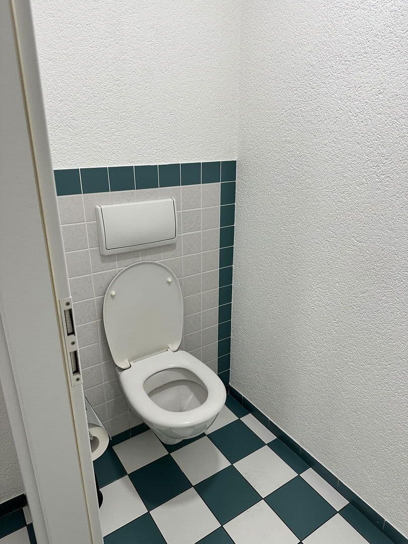 Pronájem nebytového prostoru 588 m², Mühllach 11, Röthenbach an der Pegnitz, Bavorsko Pronájem nebytového prostoru 588 m², Mühllach 11, Röthenbach an der Pegnitz, Bavorsko