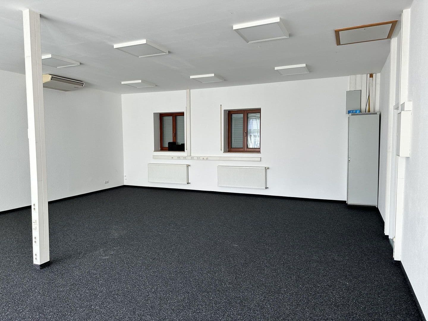 Pronájem nebytového prostoru 588 m², Mühllach 11, Röthenbach an der Pegnitz, Bavorsko Pronájem nebytového prostoru 588 m², Mühllach 11, Röthenbach an der Pegnitz, Bavorsko