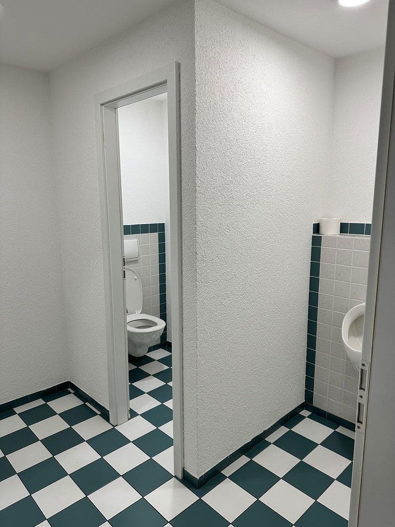 Pronájem nebytového prostoru 588 m², Mühllach 11, Röthenbach an der Pegnitz, Bavorsko Pronájem nebytového prostoru 588 m², Mühllach 11, Röthenbach an der Pegnitz, Bavorsko