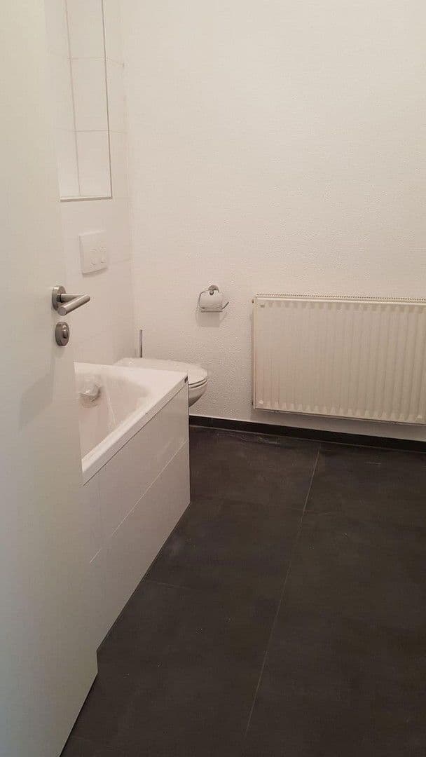 Pronájem domu 161 m², pozemek 300 m², Wettin-Löbejün, Sasko-Anhaltsko Pronájem domu 161 m², pozemek 300 m², Wettin-Löbejün, Sasko-Anhaltsko