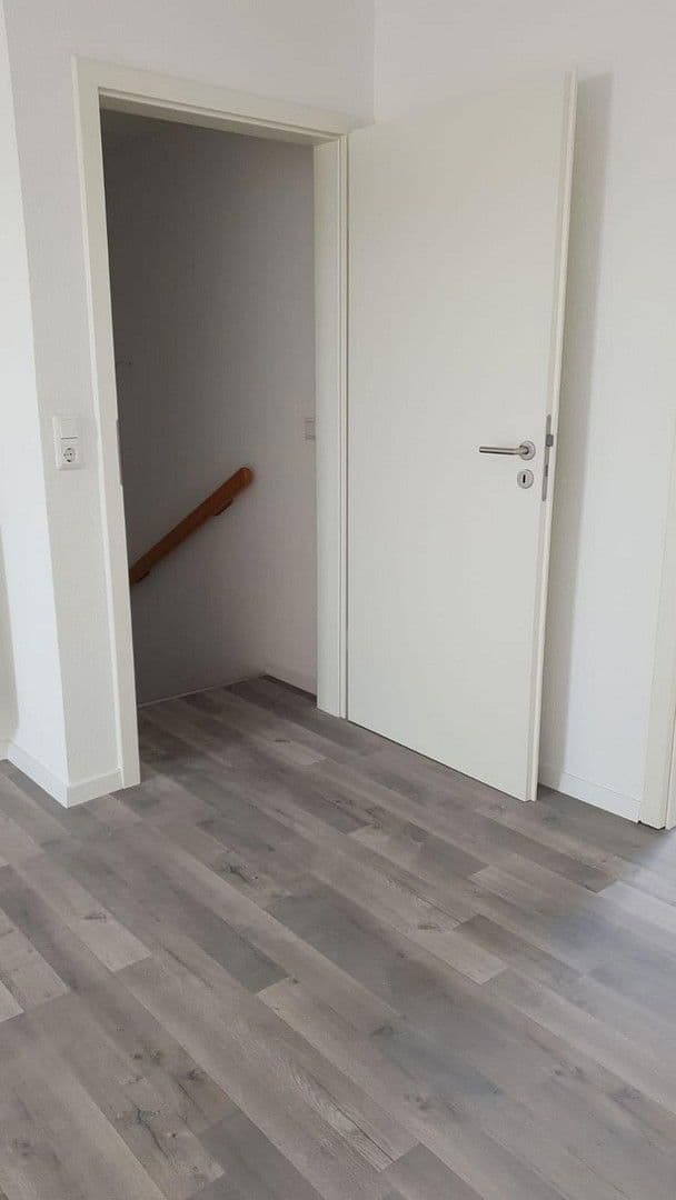 Pronájem domu 161 m², pozemek 300 m², Wettin-Löbejün, Sasko-Anhaltsko Pronájem domu 161 m², pozemek 300 m², Wettin-Löbejün, Sasko-Anhaltsko