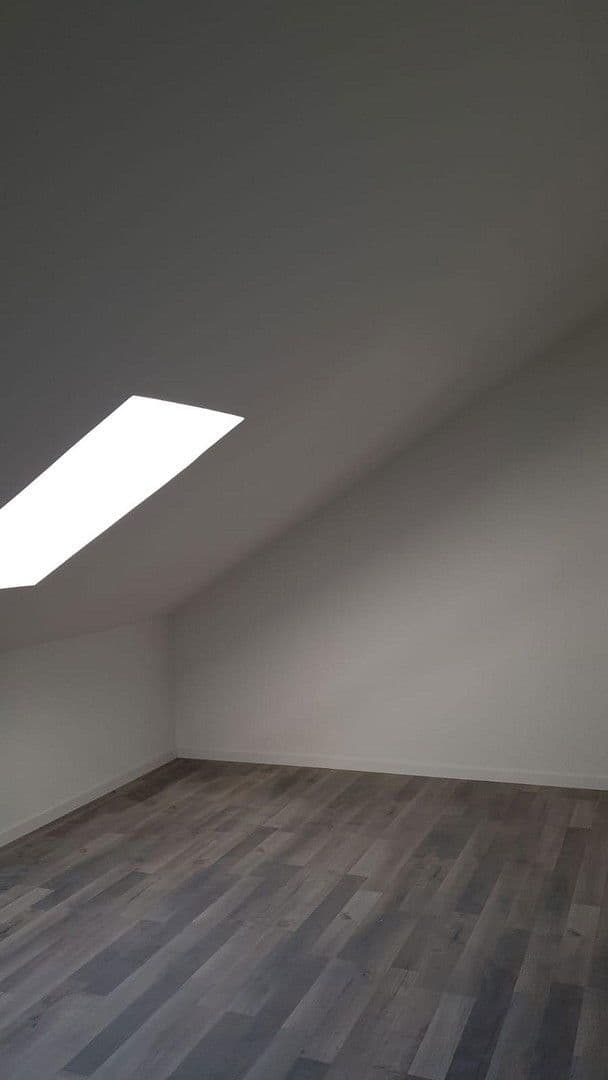 Pronájem domu 161 m², pozemek 300 m², Wettin-Löbejün, Sasko-Anhaltsko Pronájem domu 161 m², pozemek 300 m², Wettin-Löbejün, Sasko-Anhaltsko