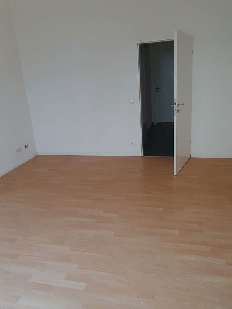 Pronájem bytu 2+1 92 m², Rheinstr. 16, Krefeld, Severní Porýní-Vestfálsko Pronájem bytu 2+1 92 m², Rheinstr. 16, Krefeld, Severní Porýní-Vestfálsko