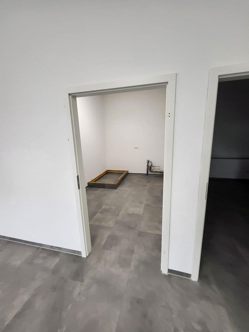 Pronájem nebytového prostoru 280 m², Viersener Straße 240, Mönchengladbach, Severní Porýní-Vestfálsko Pronájem nebytového prostoru 280 m², Viersener Straße 240, Mönchengladbach, Severní Porýní-Vestfálsko