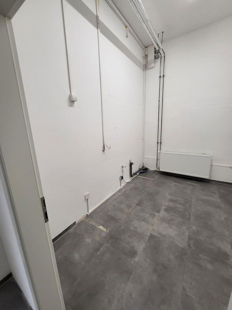 Pronájem nebytového prostoru 280 m², Viersener Straße 240, Mönchengladbach, Severní Porýní-Vestfálsko Pronájem nebytového prostoru 280 m², Viersener Straße 240, Mönchengladbach, Severní Porýní-Vestfálsko