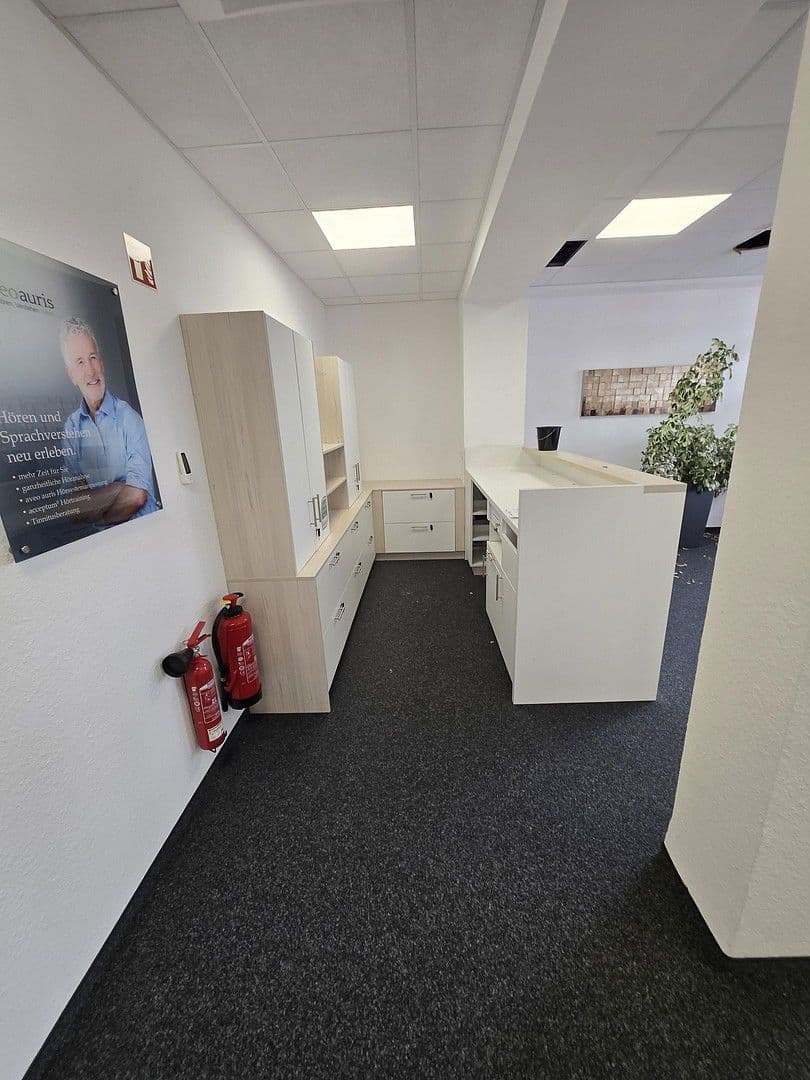 Pronájem nebytového prostoru 280 m², Viersener Straße 240, Mönchengladbach, Severní Porýní-Vestfálsko Pronájem nebytového prostoru 280 m², Viersener Straße 240, Mönchengladbach, Severní Porýní-Vestfálsko